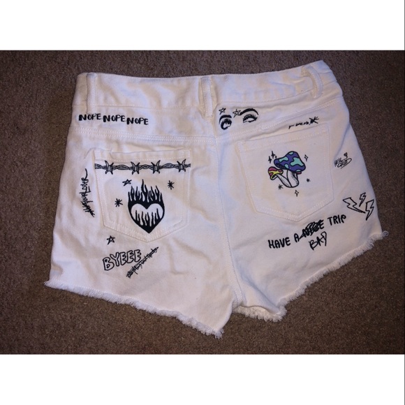 Current mood white shorts medium - Picture 2 of 3